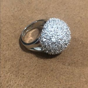 💎💍 Solid Silver Ring that Sparkles like Diamonds